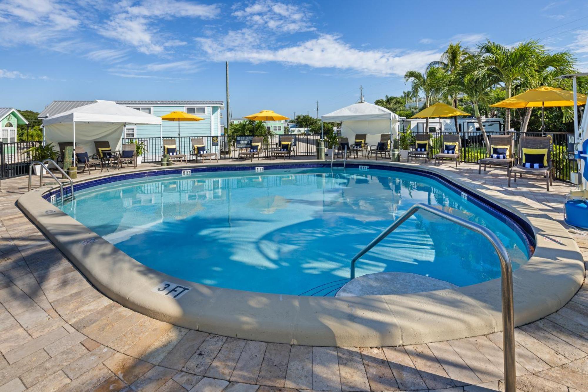 Hotel Sun Outdoors Marathon Esterno foto